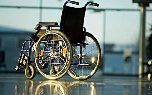 Эксперимент TUT.BY. Инвалид-колясочник не сможет попасть в ЦУМе на этаж с мужскими товарами: лифт проезжает мимо