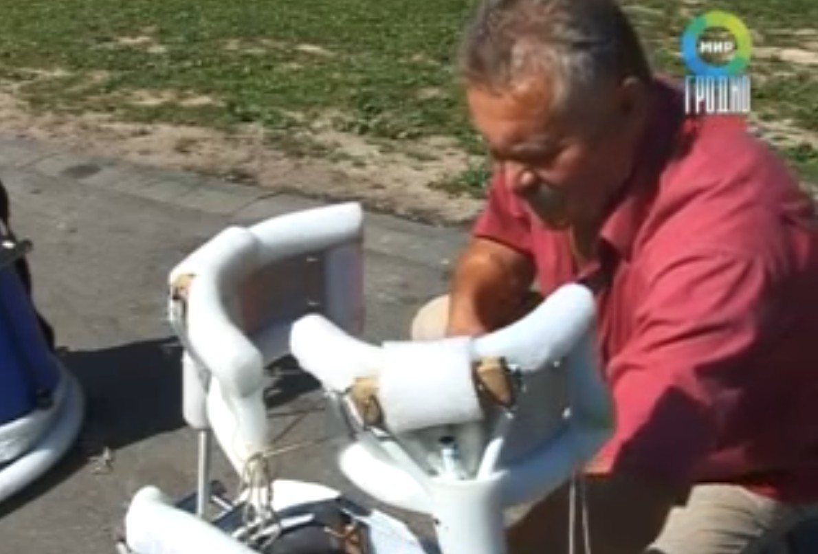 Гродненец создал аппарат для передвижения инвалидов по асфальту, льду и даже воде