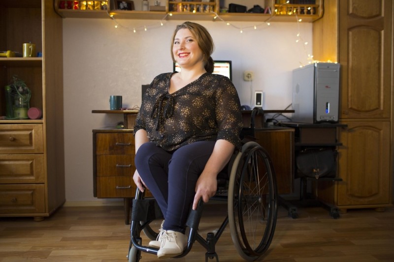 devushkam_s_invalidnosty_006