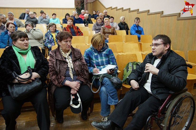 Польские инвалиды протестуют у здания сейма