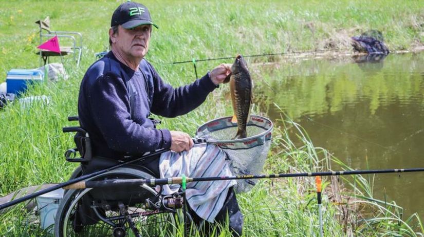 Инвалидная коляска хорошему улову не помеха – доказал участник соревнований по рыбалке