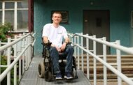 Взял девушку на руки и стал инвалидом – теперь покоряет спортивный Олимп