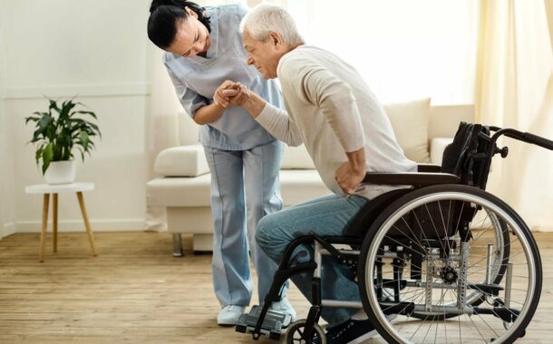 Пособие по уходу за инвалидом I группы или лицом старше 80 лет